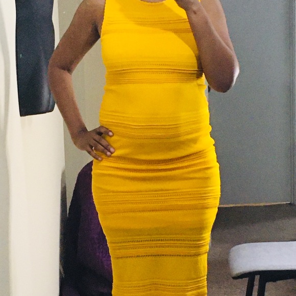 Yellow dress - Picture 2 of 5